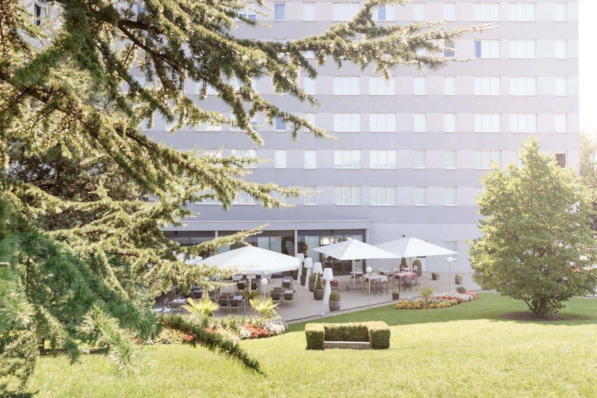Novotel Suites Geneve Aeroport Vernier Exterior photo